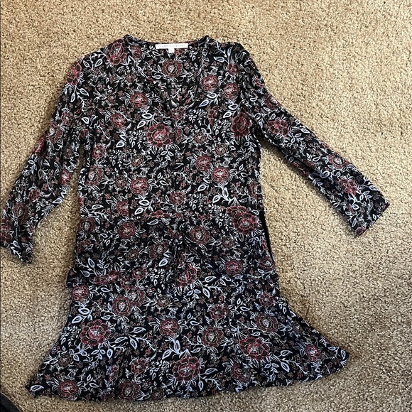Veronica Beard Dresses & Skirts - Veronica Beard Black and Red Floral Long Sleeve Dress